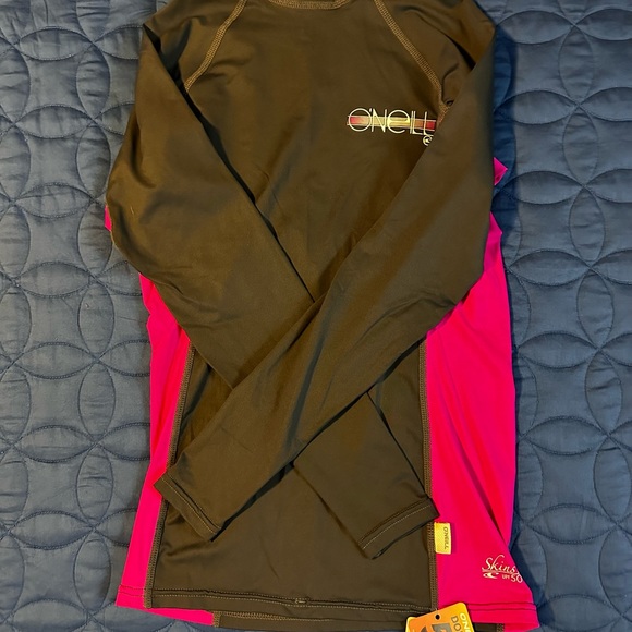 O Neil Rashguard - Picture 2 of 4